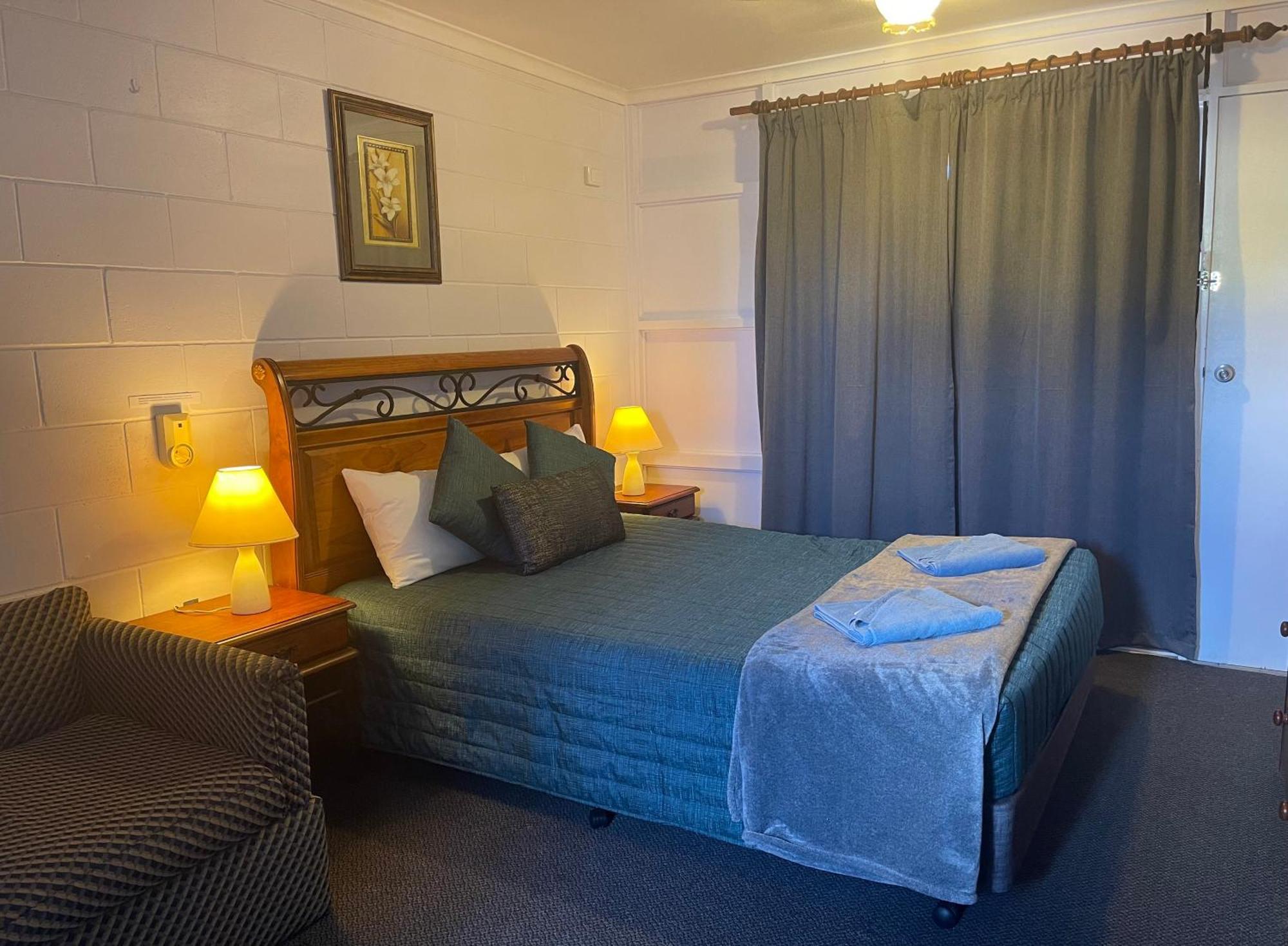 Warrego Motel Charleville Dış mekan fotoğraf