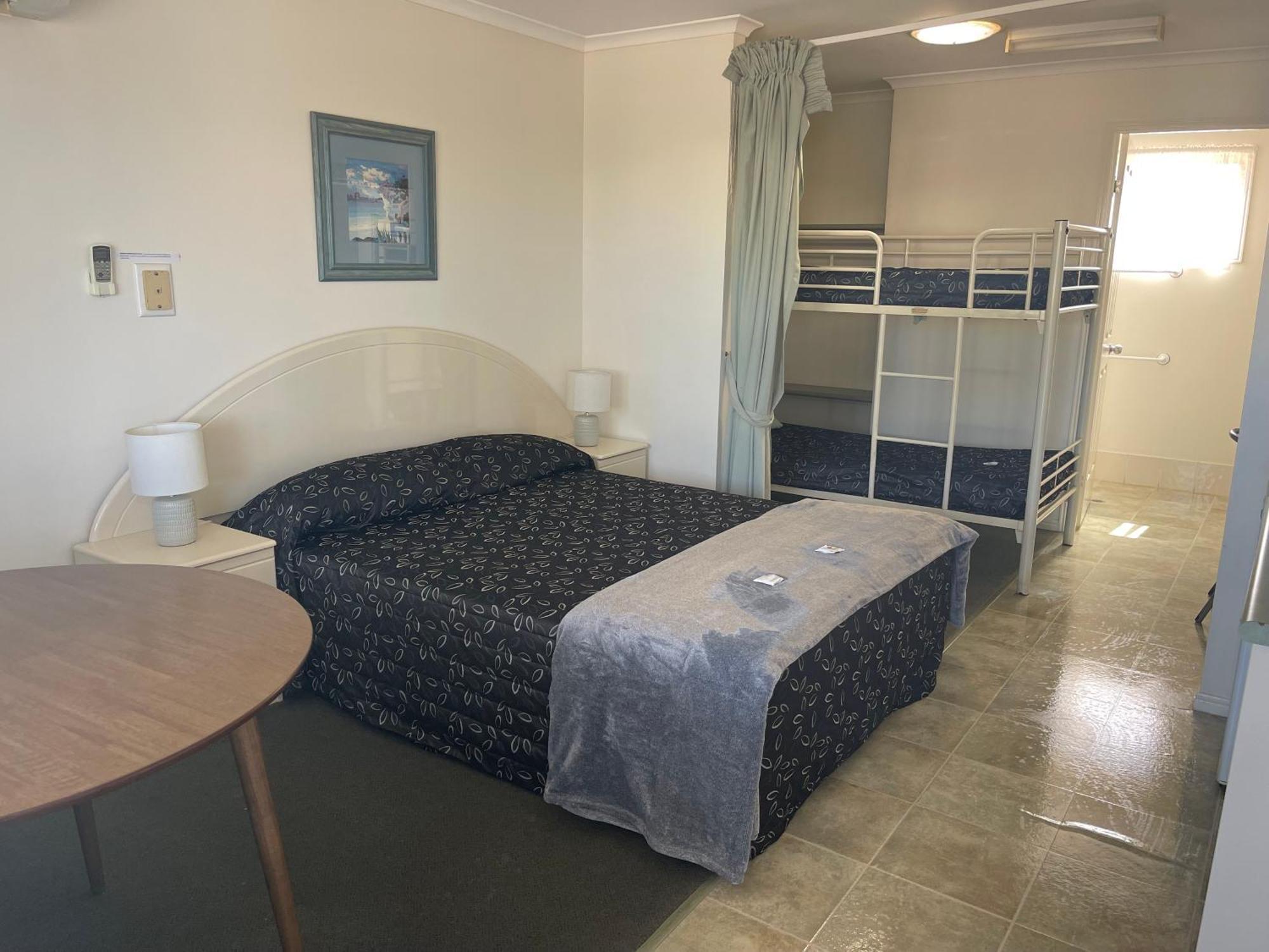 Warrego Motel Charleville Dış mekan fotoğraf