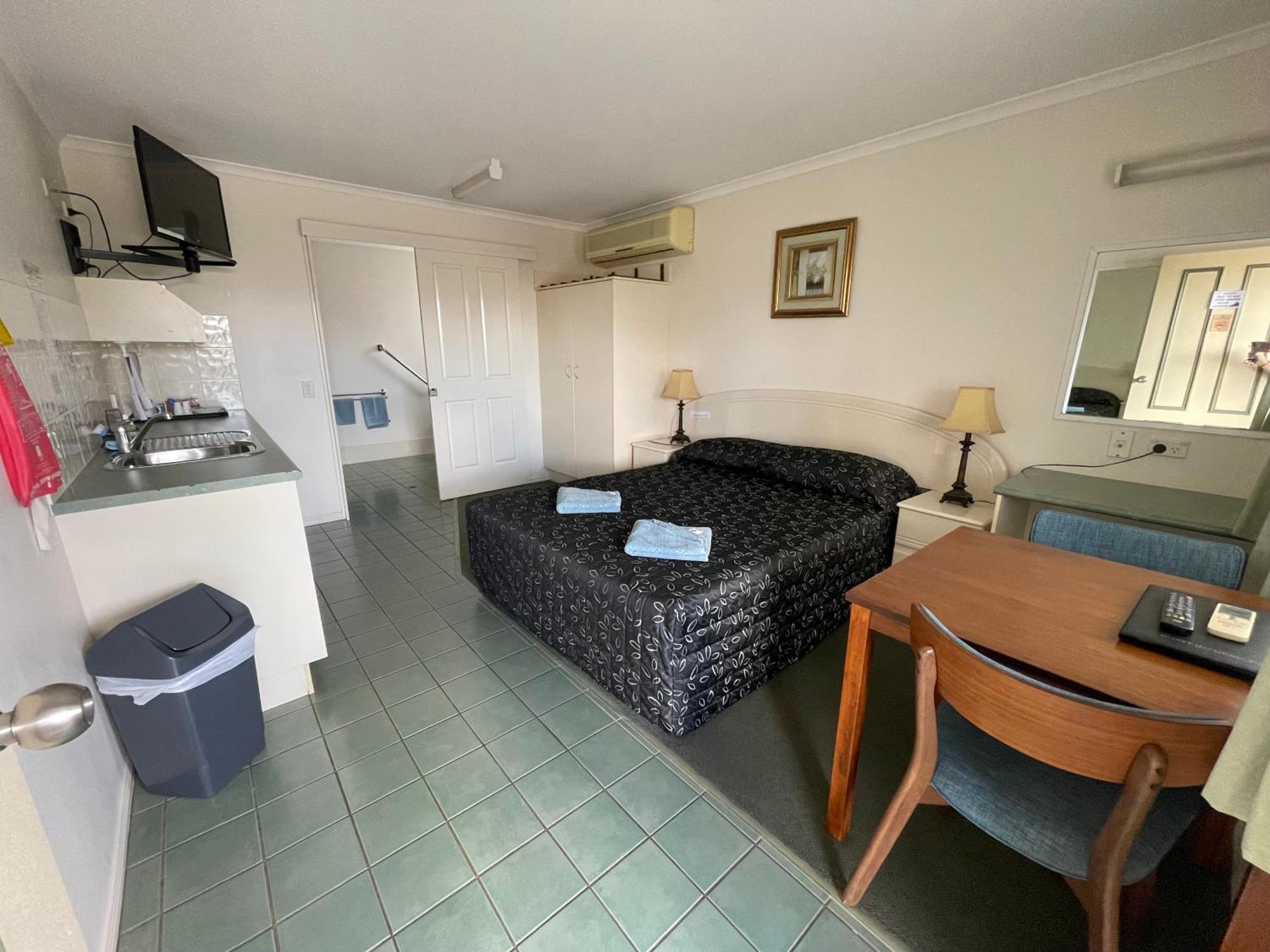 Warrego Motel Charleville Dış mekan fotoğraf
