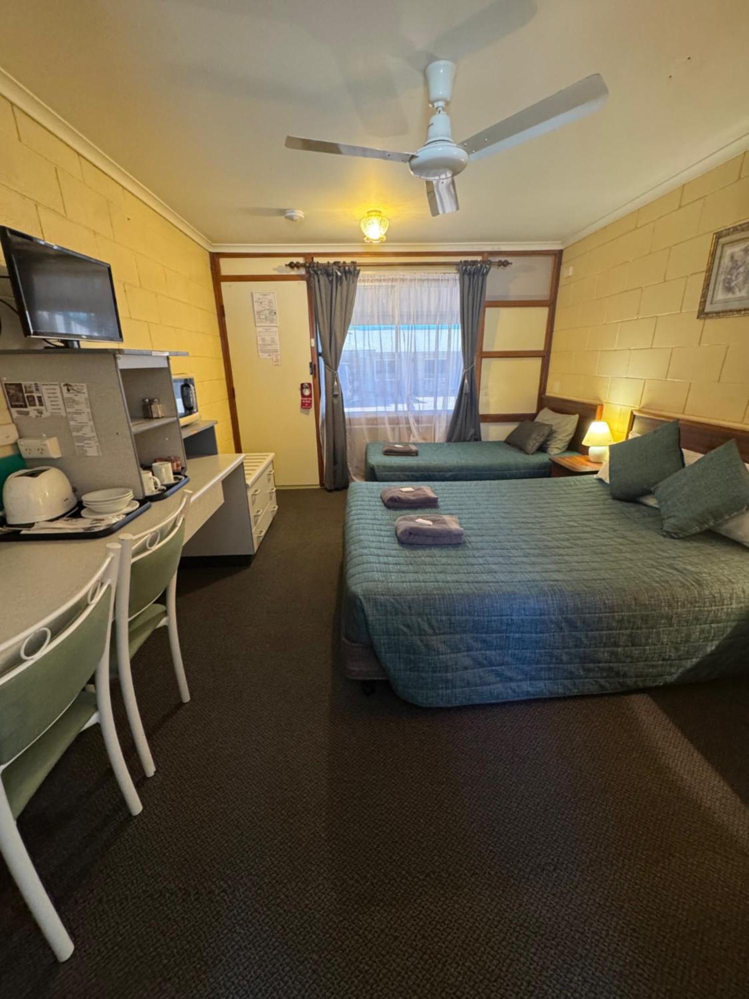 Warrego Motel Charleville Dış mekan fotoğraf