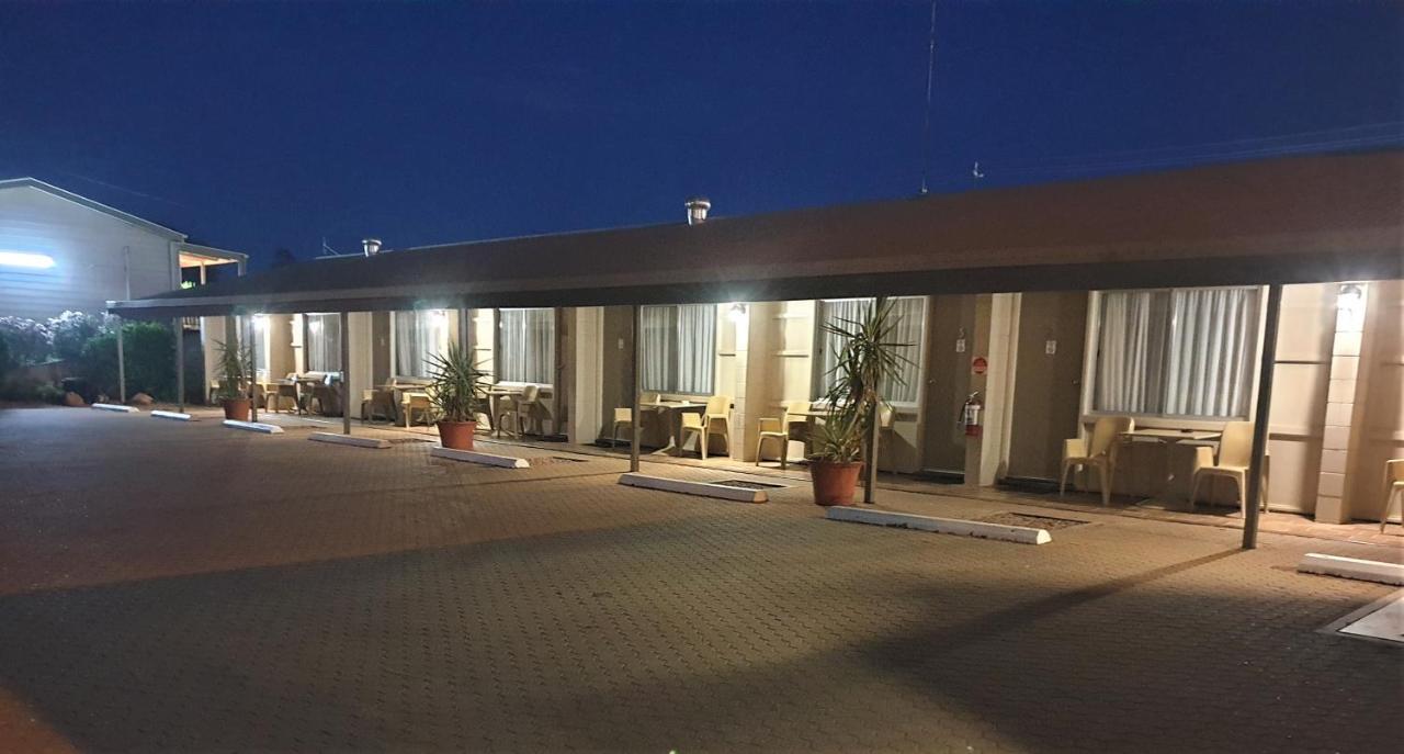 Warrego Motel Charleville Dış mekan fotoğraf
